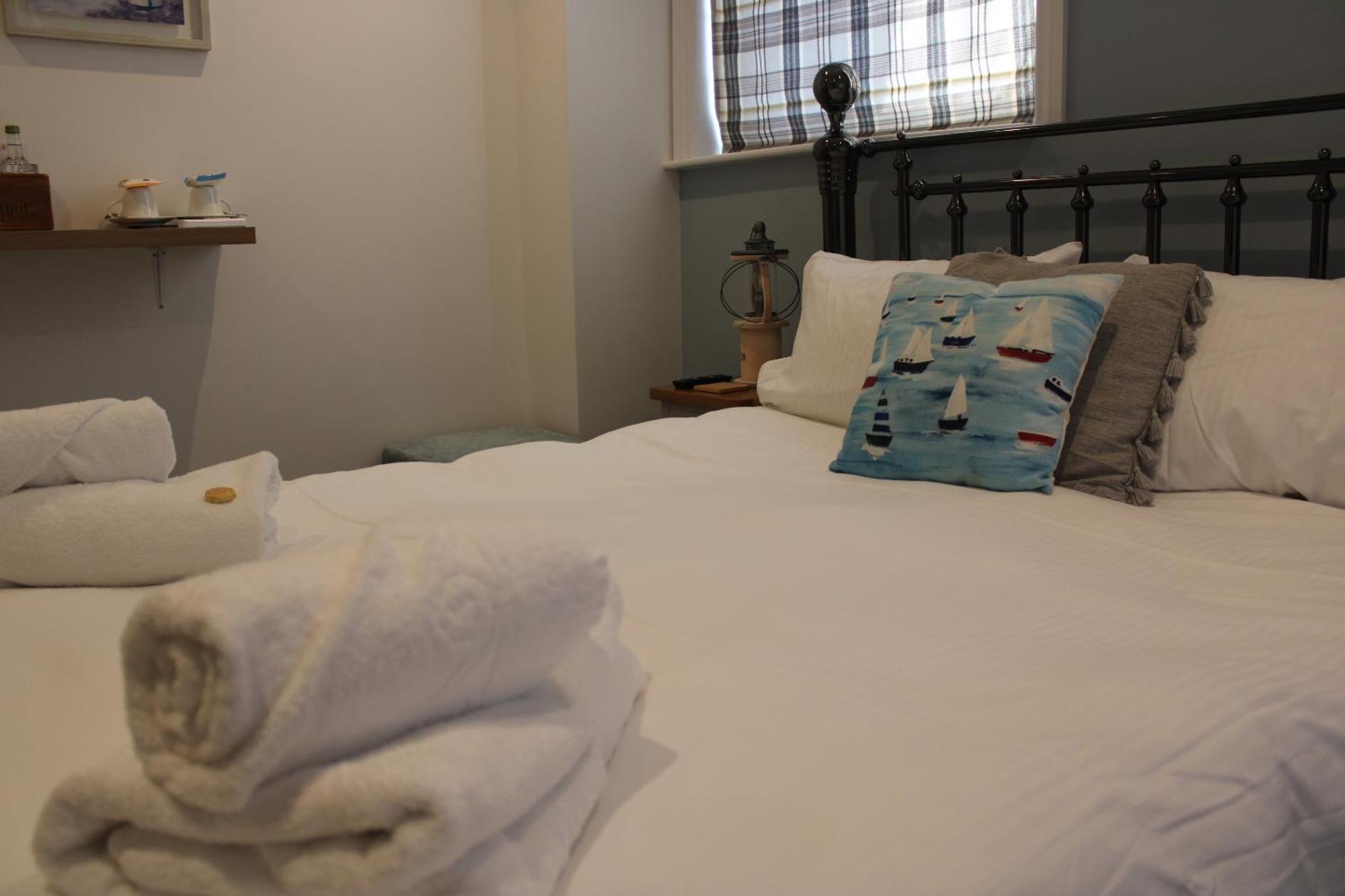 ヴェントナー The White Lion Bed & Breakfast エクステリア 写真