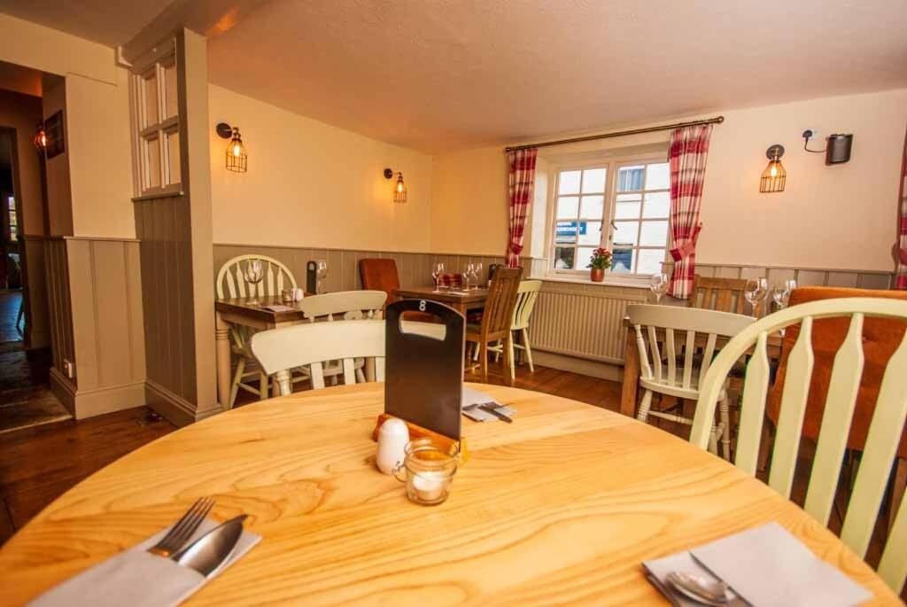 ヴェントナー The White Lion Bed & Breakfast エクステリア 写真
